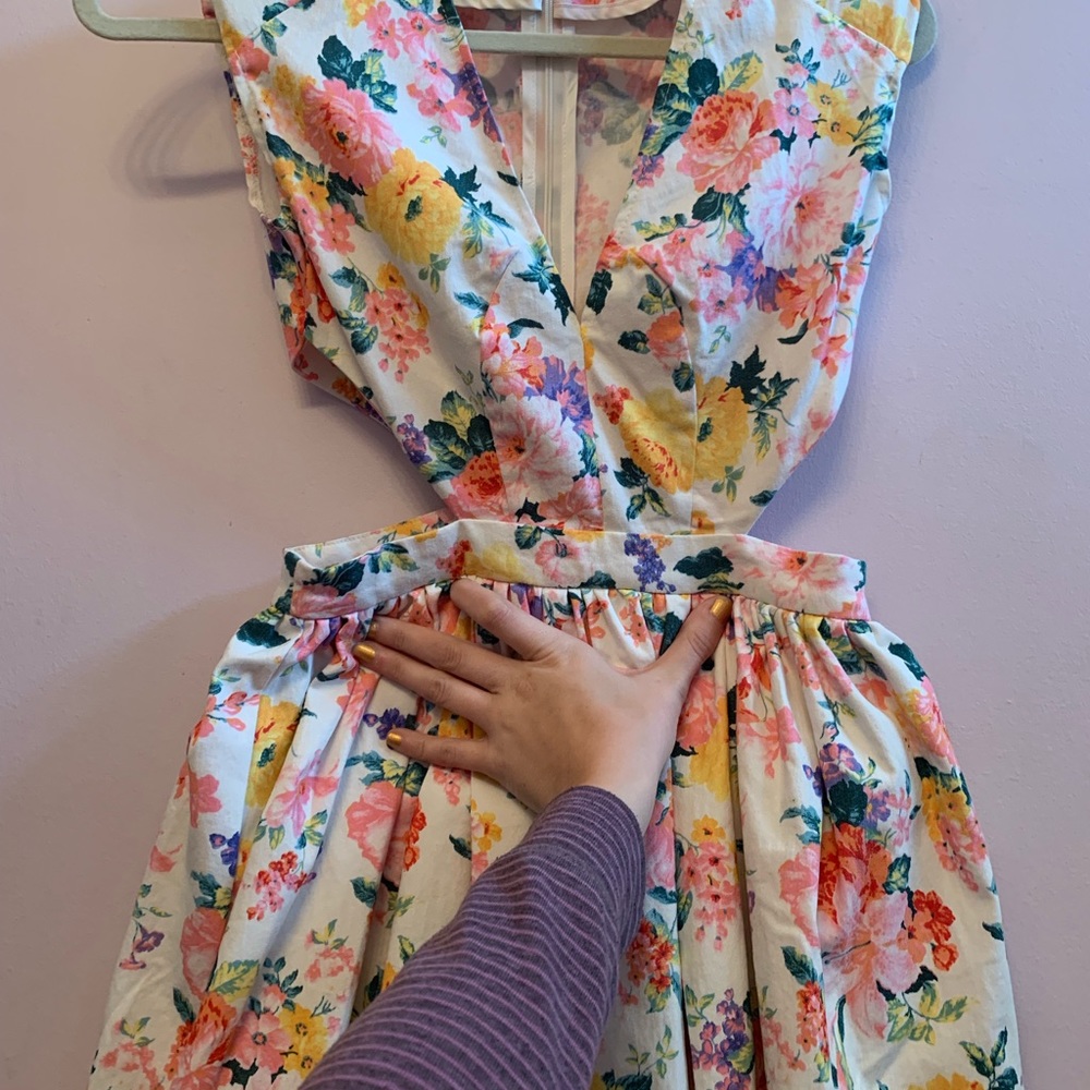 Dress - Picture 2 of 2